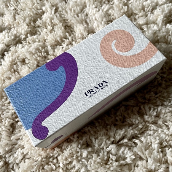 PRADA Minimal Baroque Round Tortoise Sunglasses - Picture 4 of 13